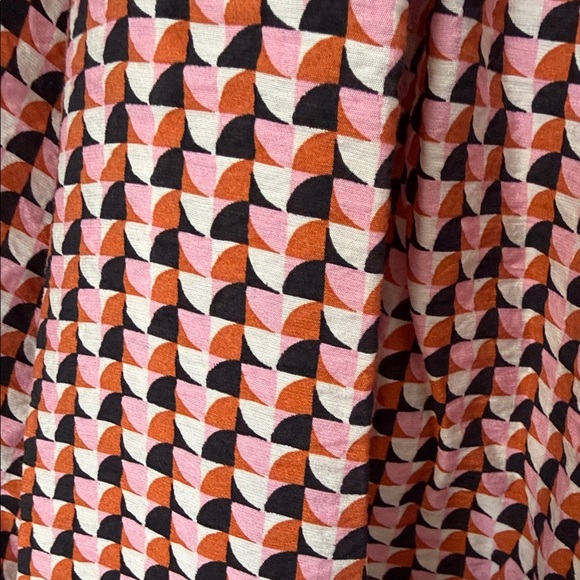 Elegant Patterned Dress - Picture 2 of 4